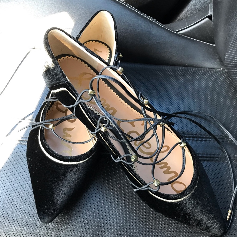 NWOB Sam Edelman Black Velvet Lace Up Pointy Flats